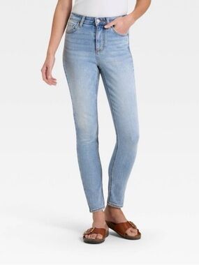 Women's High-Rise Skinny Jeans - Universal Thread Light Wash